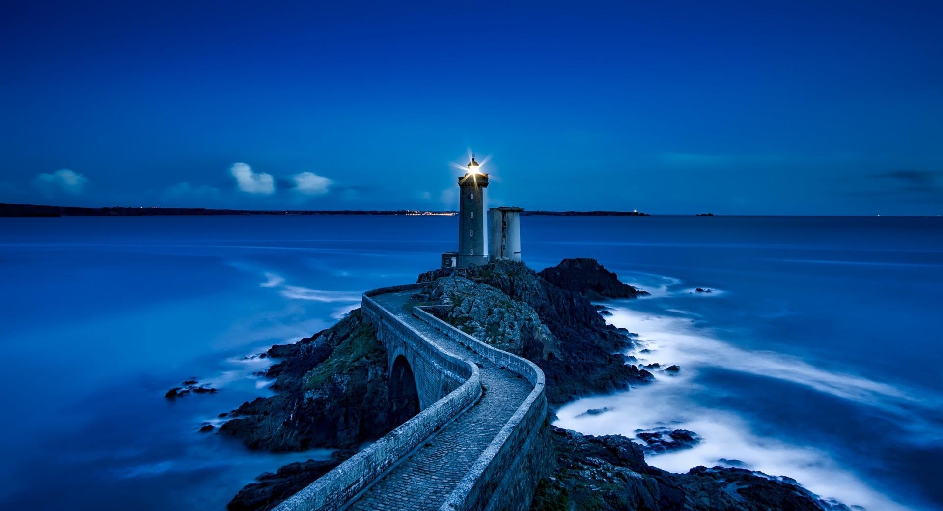 Lighthouse In The Night at 750 x 1334 iPhone 6 size wallpapers HD quality