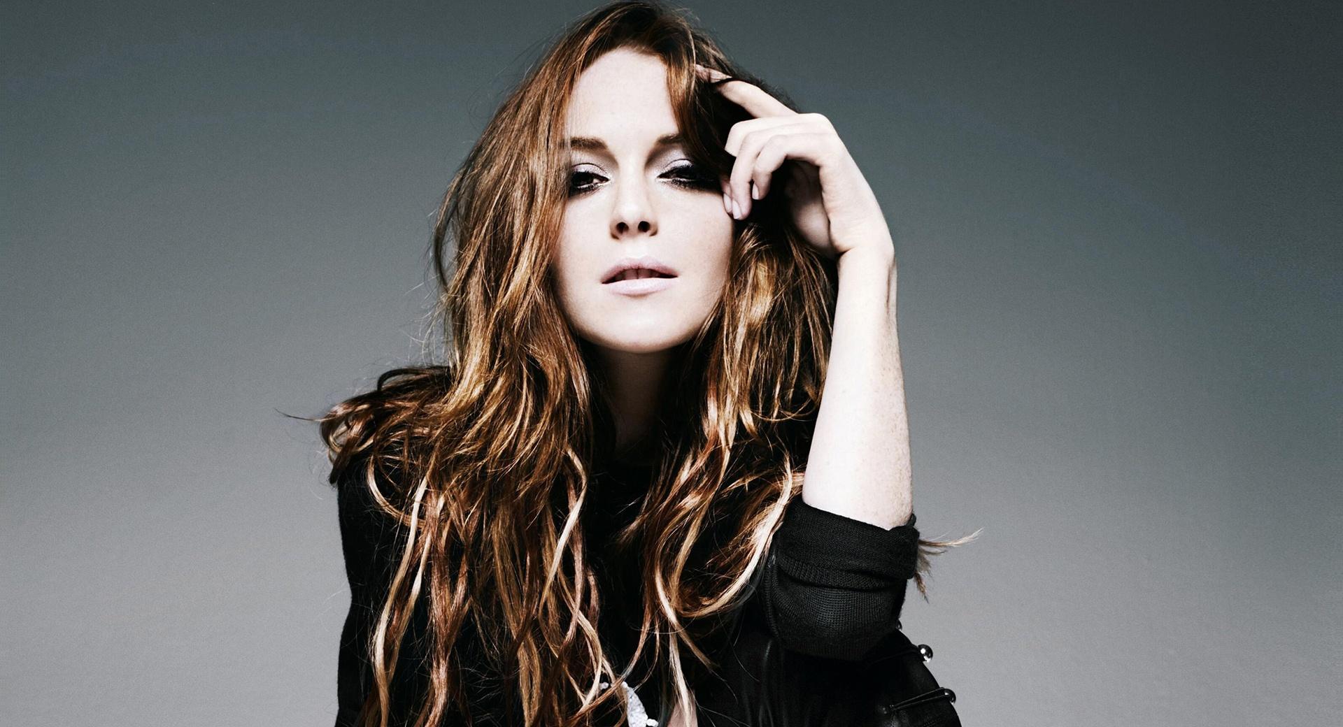 Lindsay Lohan Fashion Style at 750 x 1334 iPhone 6 size wallpapers HD quality