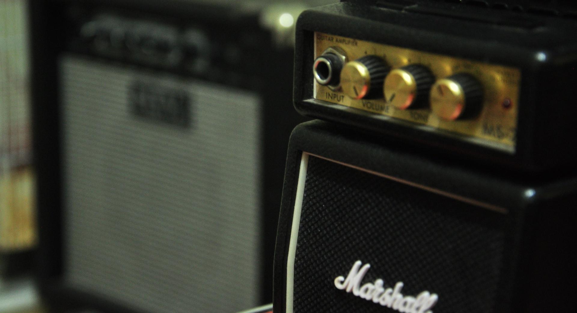 Mini Marshall at 1280 x 960 size wallpapers HD quality