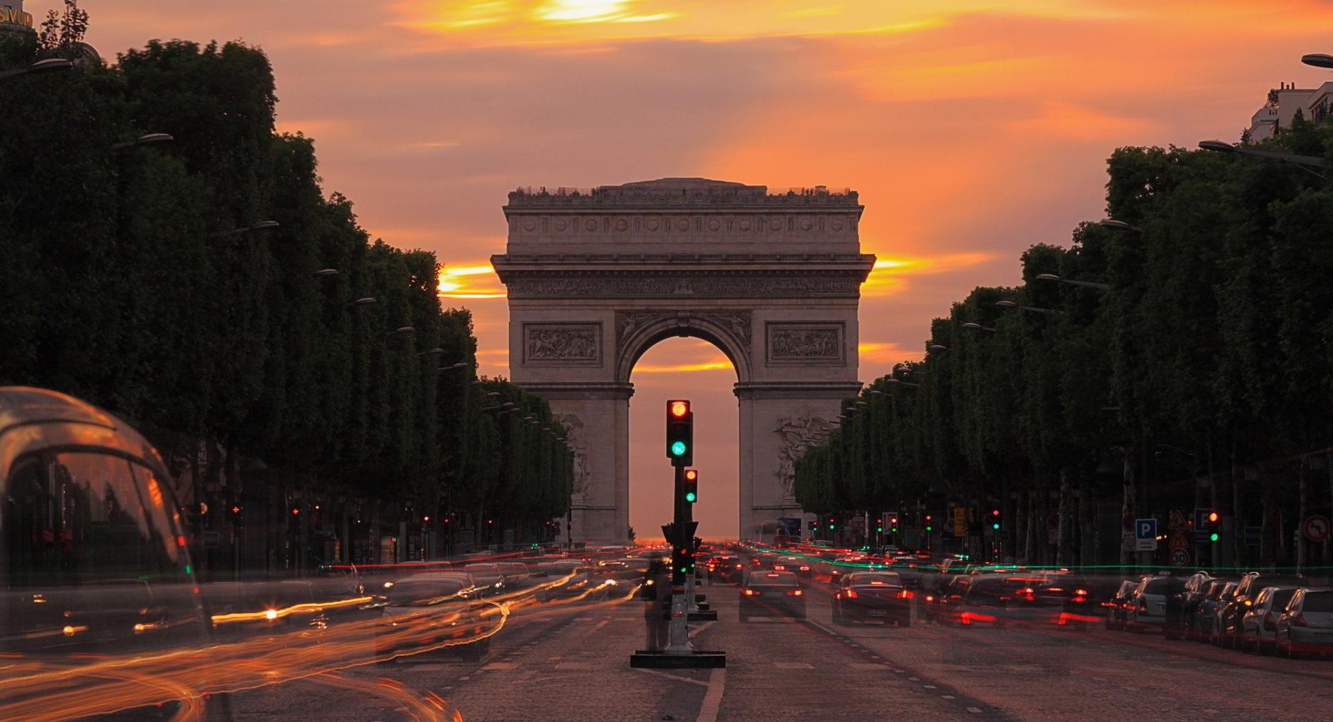 Paris Champs-Elyses at 750 x 1334 iPhone 6 size wallpapers HD quality