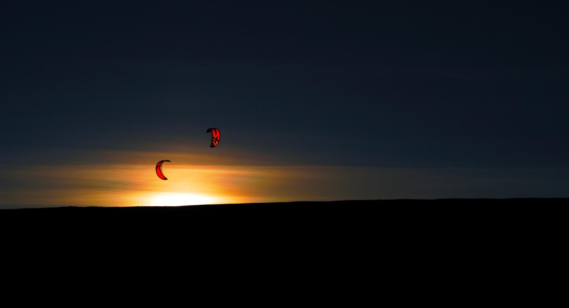Snowkiting at 1152 x 864 size wallpapers HD quality