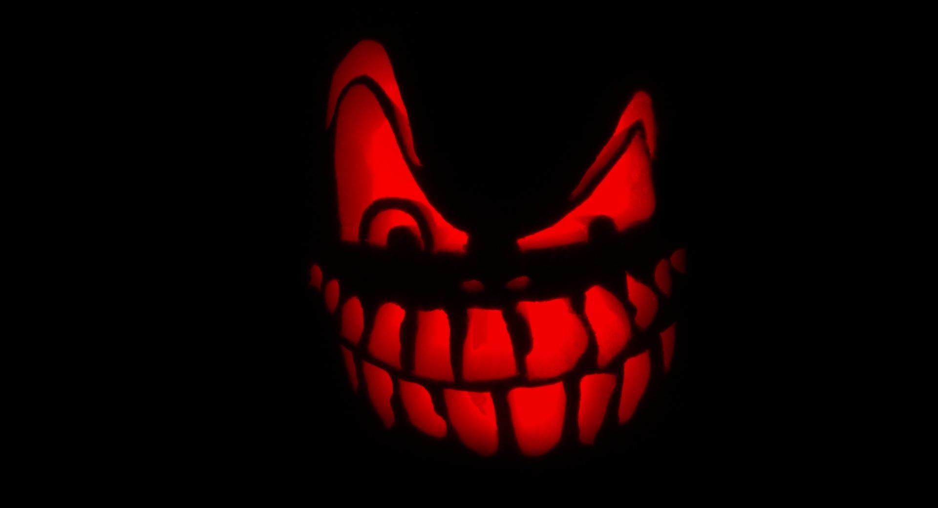 Spooky Halloween at 640 x 1136 iPhone 5 size wallpapers HD quality