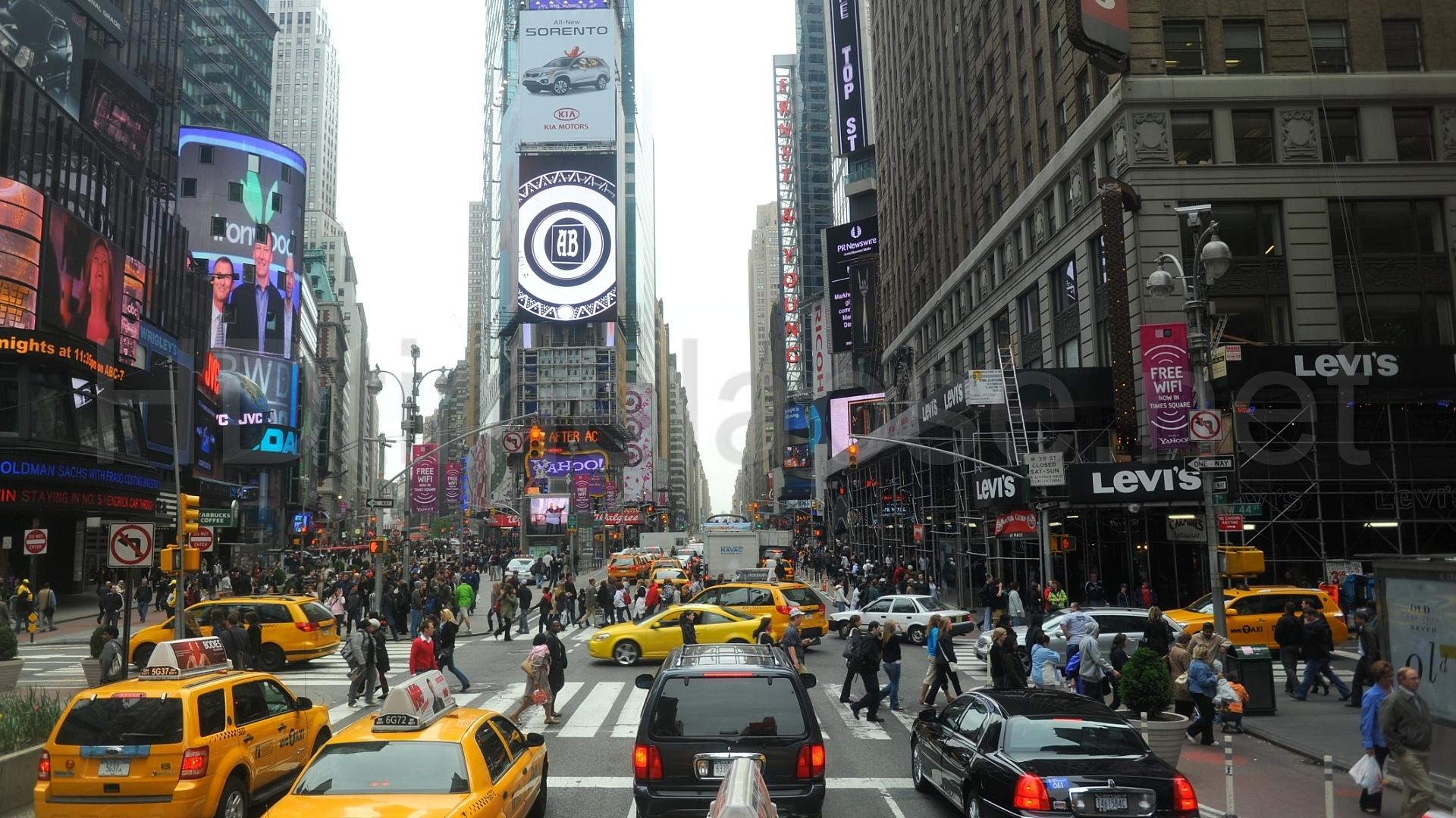 Times Square at 1152 x 864 size wallpapers HD quality