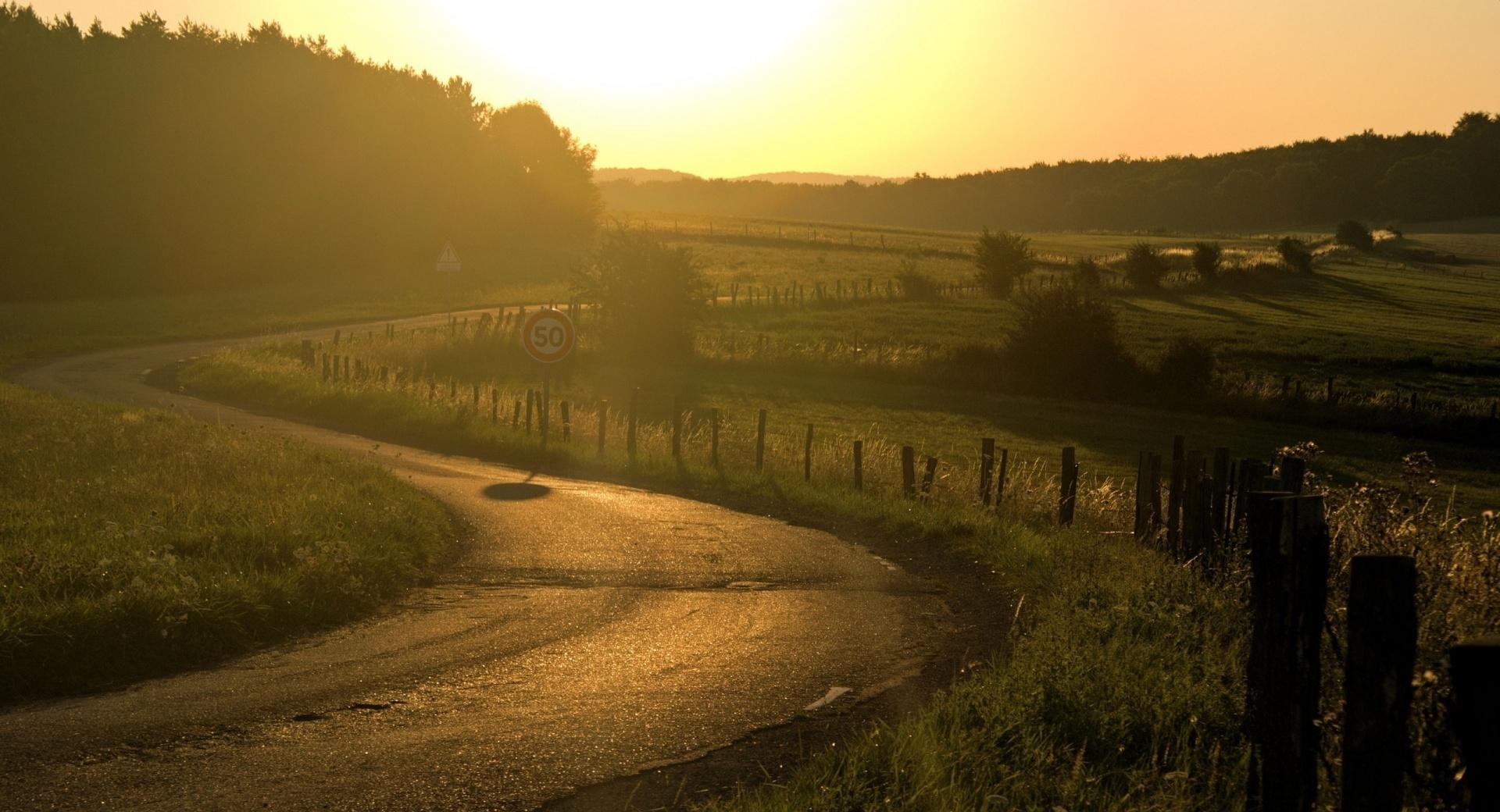 Winding Road at 1152 x 864 size wallpapers HD quality