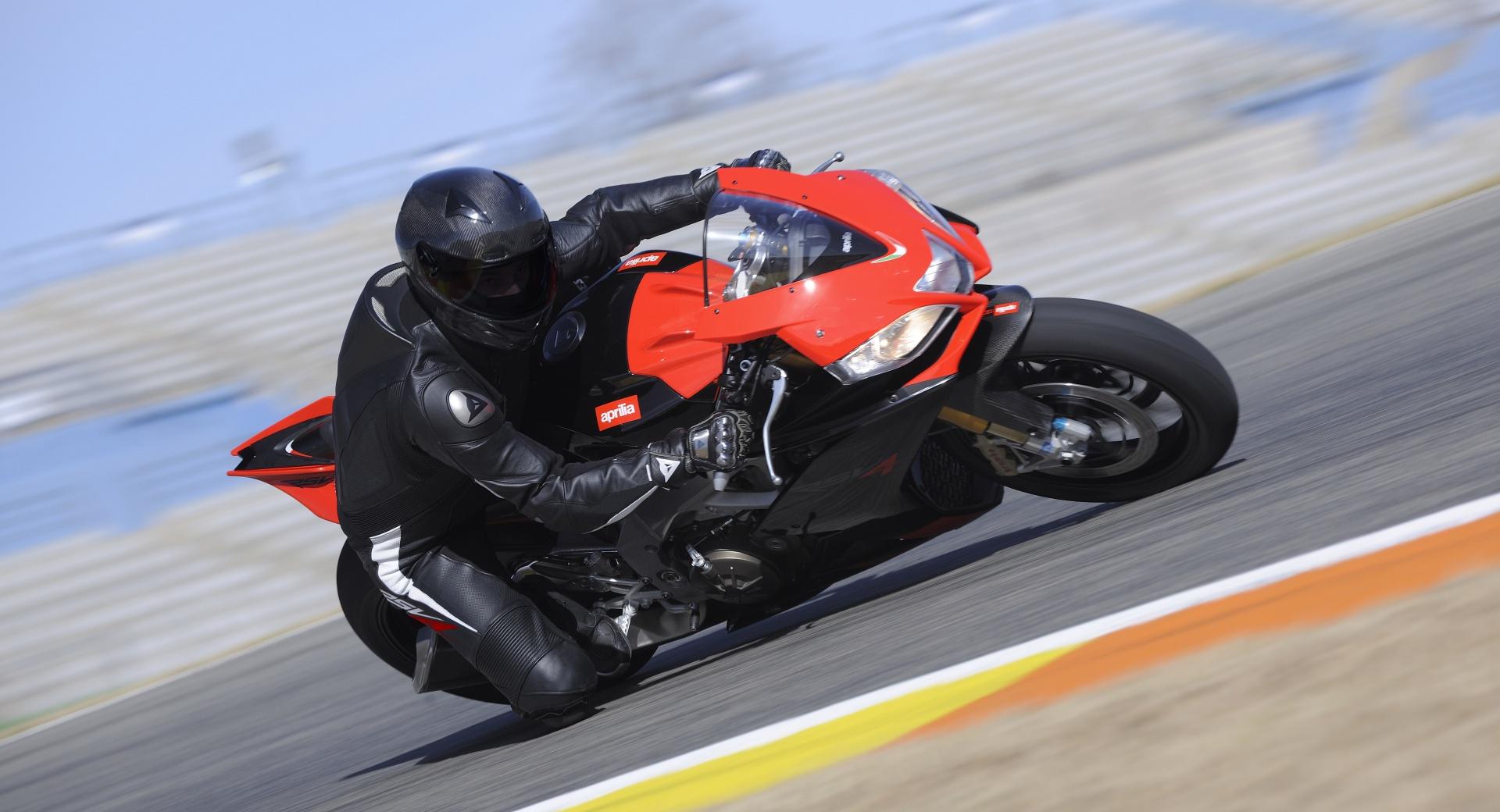 Aprillia RSV4 at 1024 x 768 size wallpapers HD quality