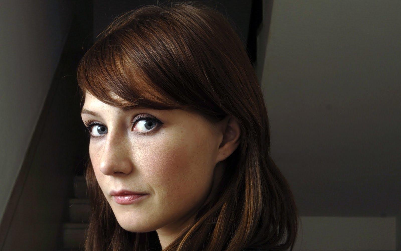 Carice Van Houten at 640 x 1136 iPhone 5 size wallpapers HD quality