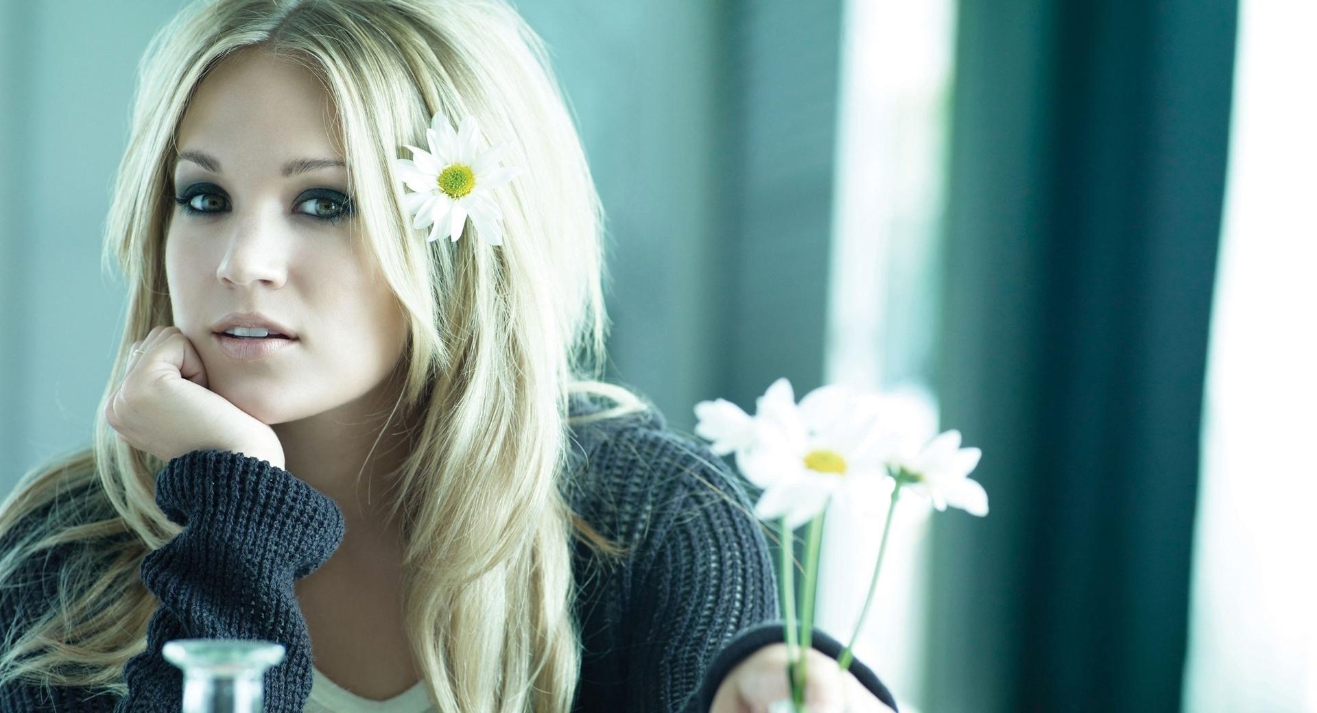 Carrie Underwood with Flowers wallpapers HD quality