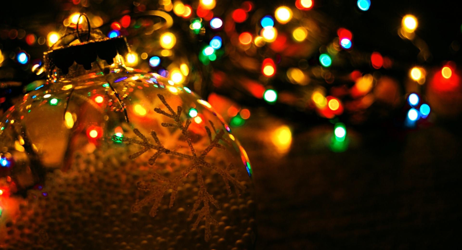 Christmas 2011 at 1024 x 1024 iPad size wallpapers HD quality