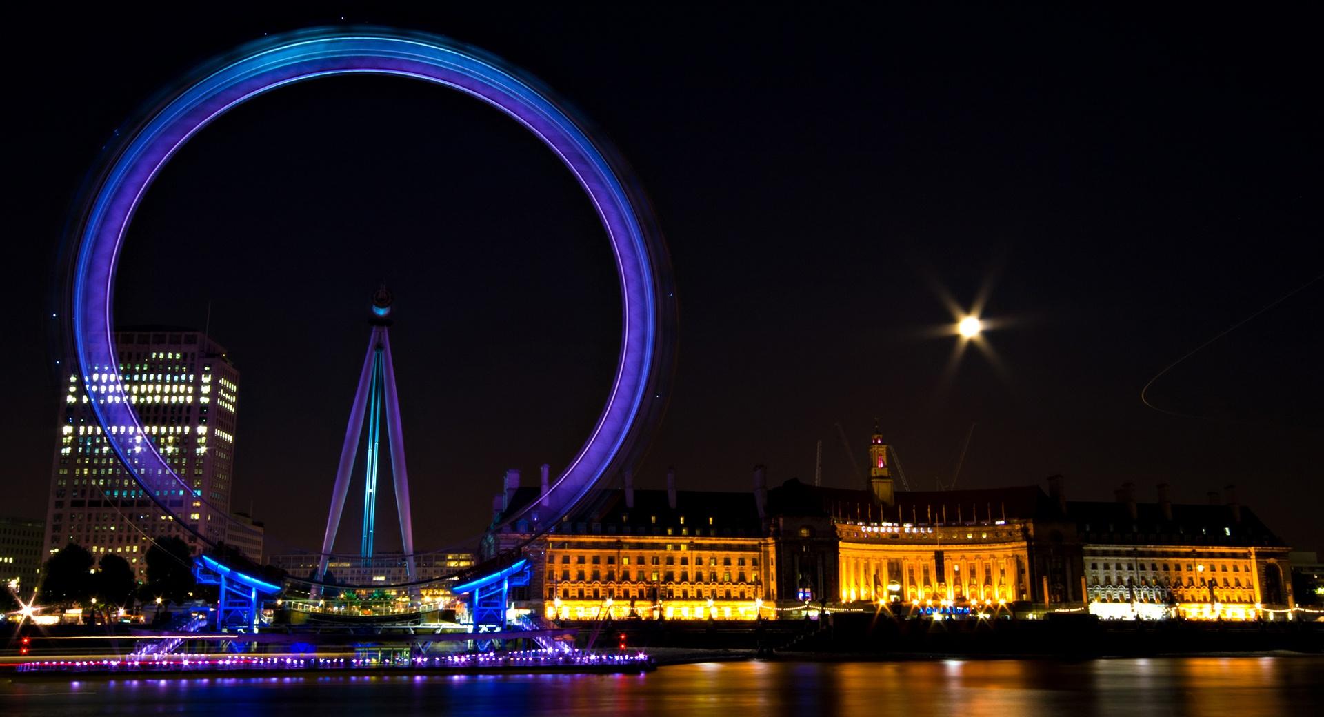 Ferris Wheel In London at 1280 x 960 size wallpapers HD quality