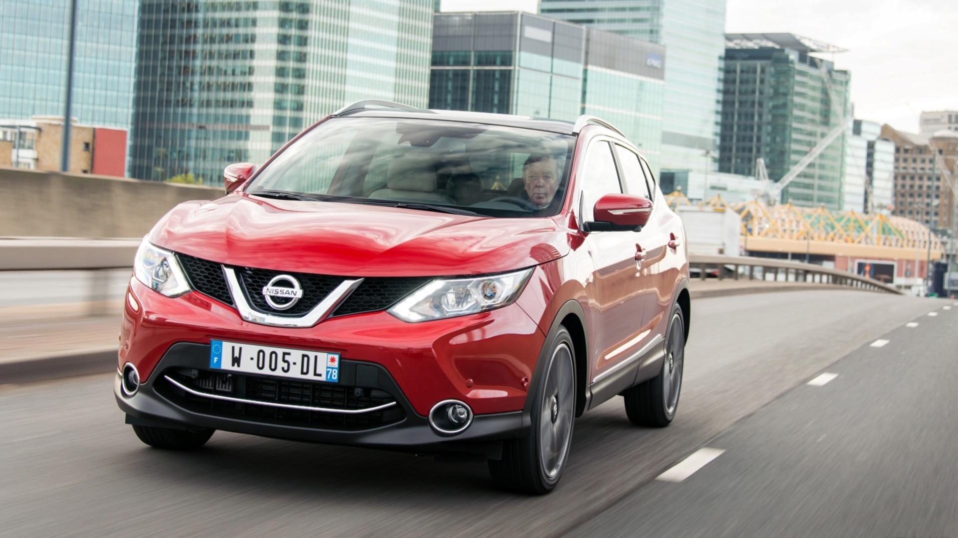 2014 Nissan Qashqai at 640 x 960 iPhone 4 size wallpapers HD quality