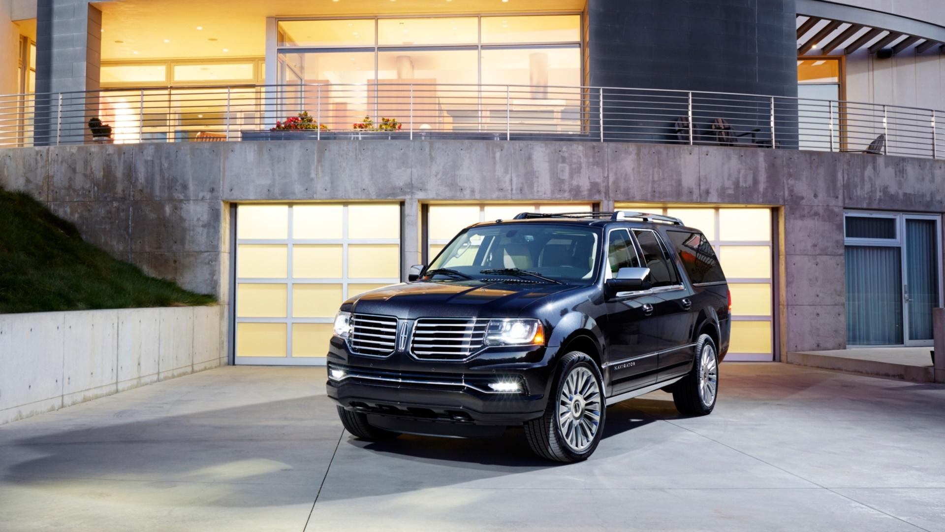 2015 Lincoln Navigator at 750 x 1334 iPhone 6 size wallpapers HD quality