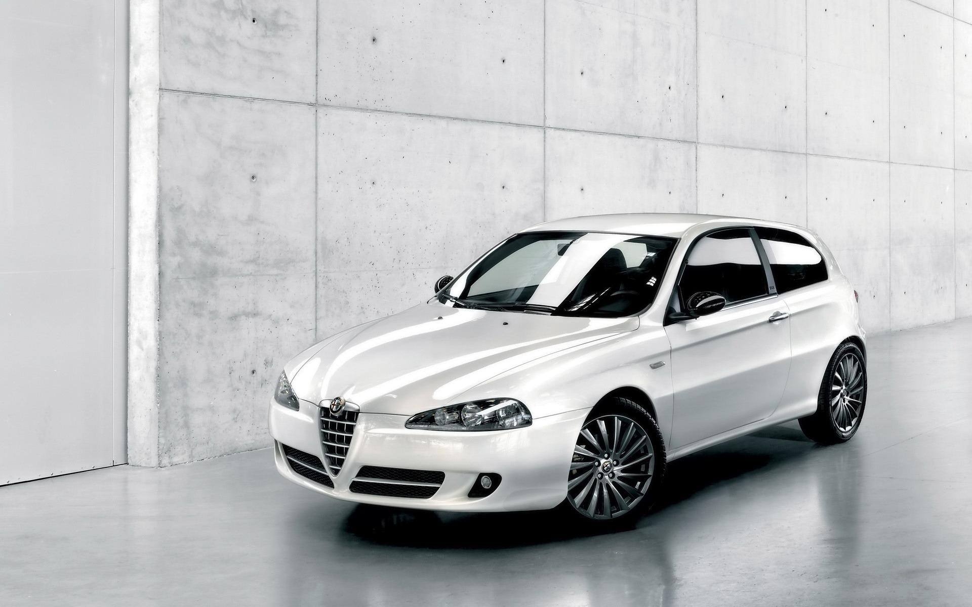 Alfa Romeo 147 at 750 x 1334 iPhone 6 size wallpapers HD quality