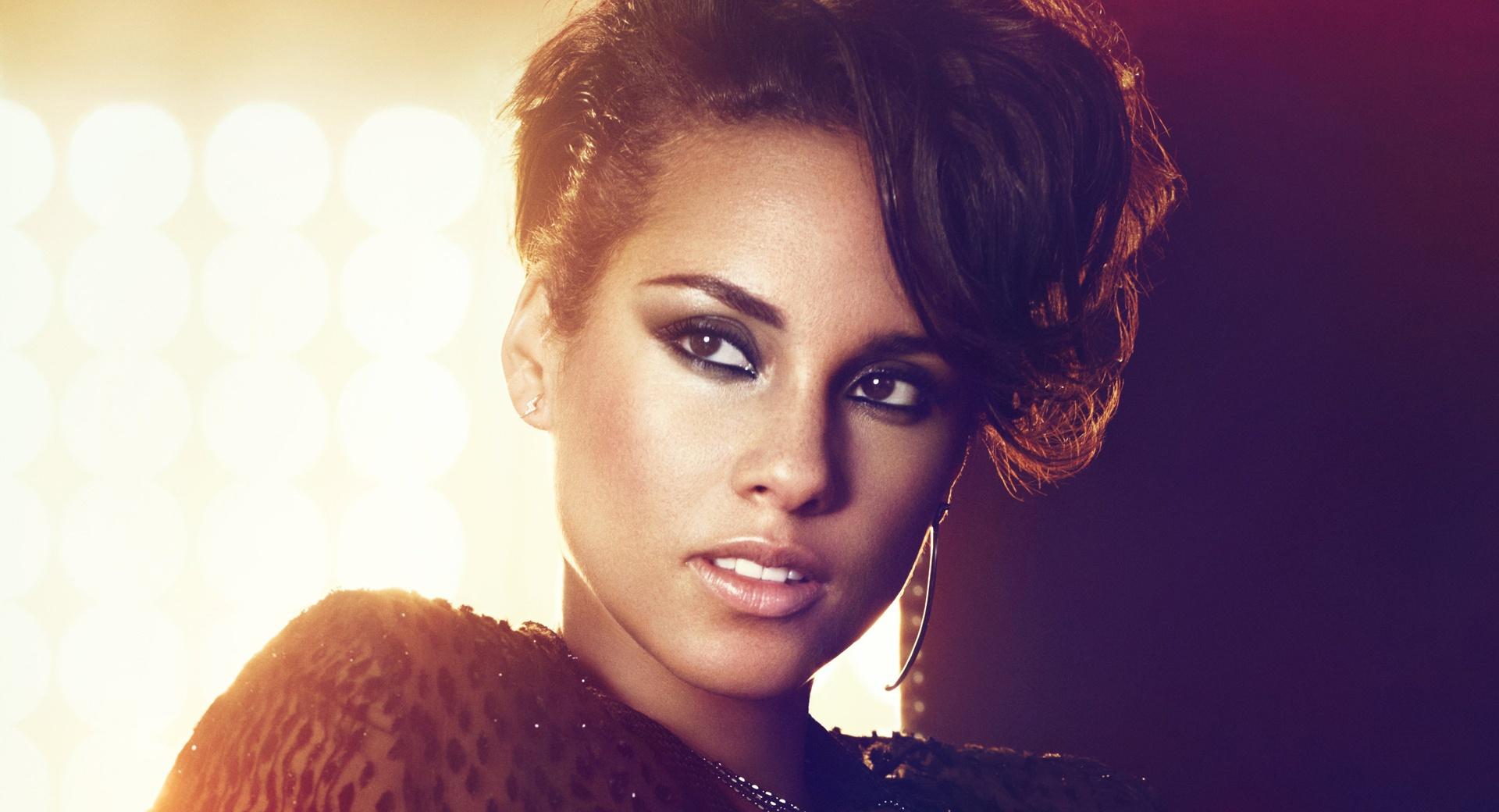 Alicia Keys 2012 at 320 x 480 iPhone size wallpapers HD quality