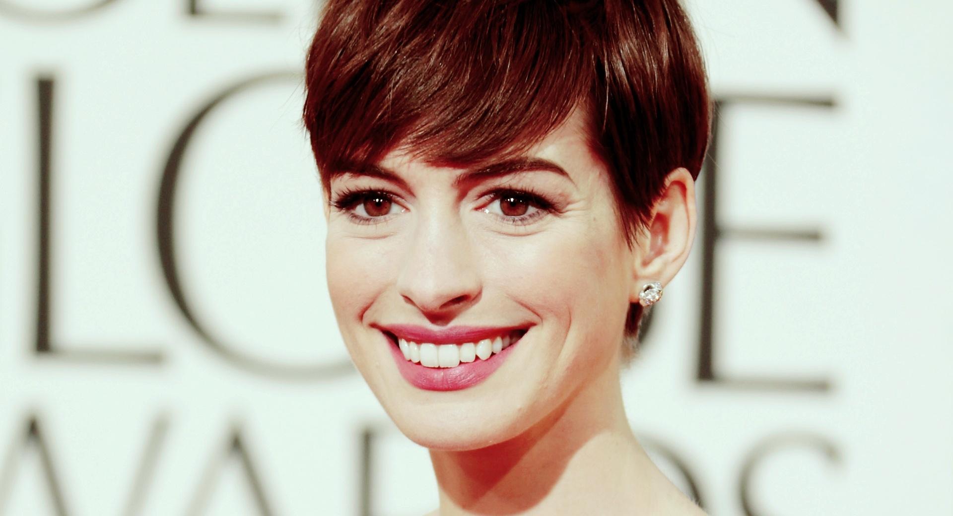 Anne Hathaway 2013 at 1600 x 1200 size wallpapers HD quality