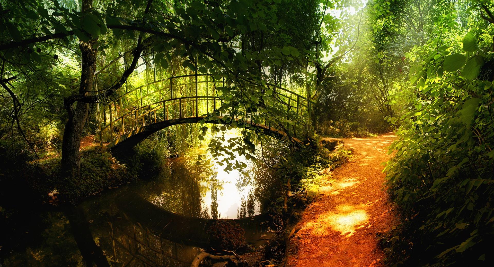 Arched Bridge Reflections at 1152 x 864 size wallpapers HD quality