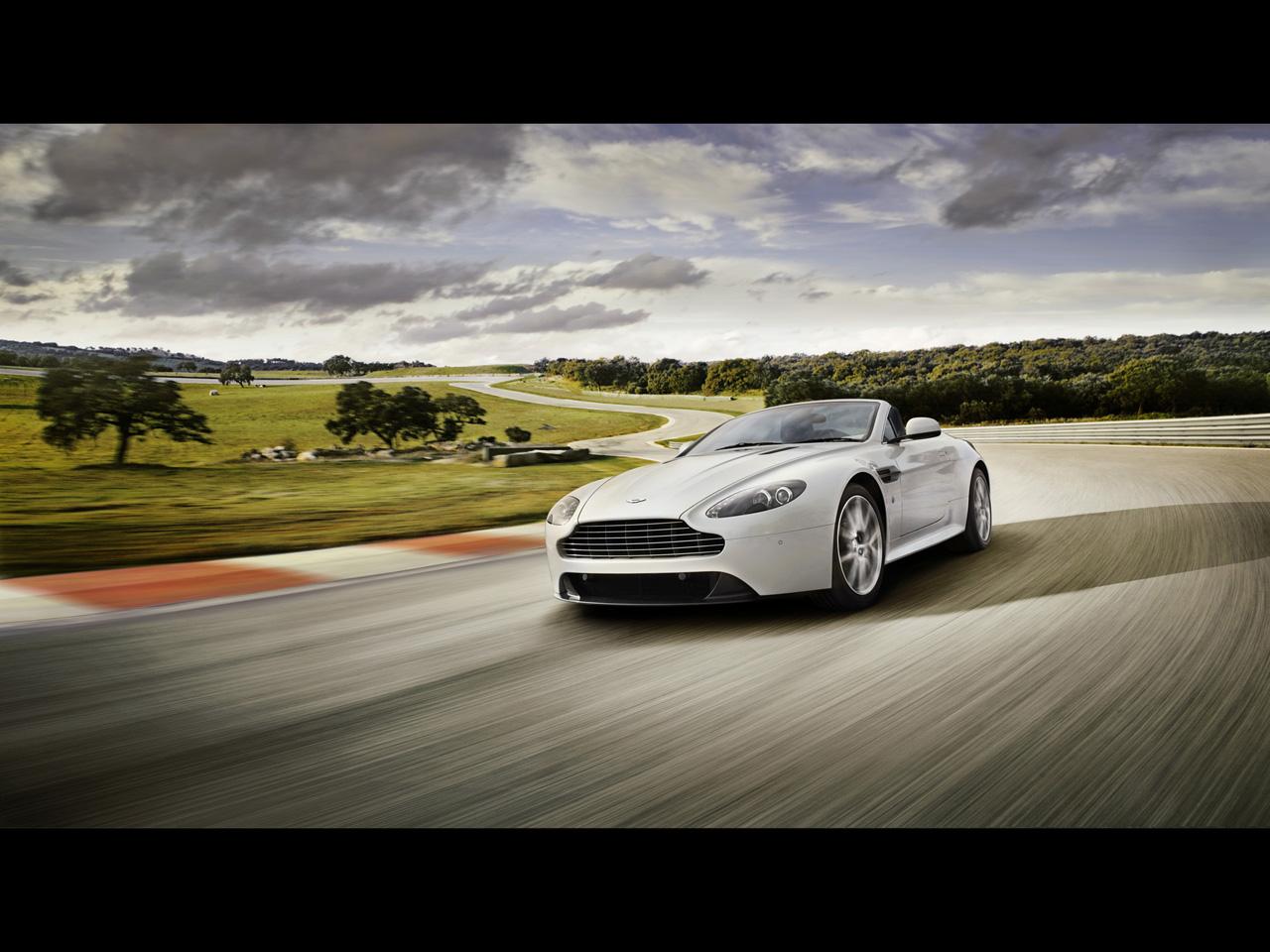 Aston Martin Vantage at 1024 x 1024 iPad size wallpapers HD quality