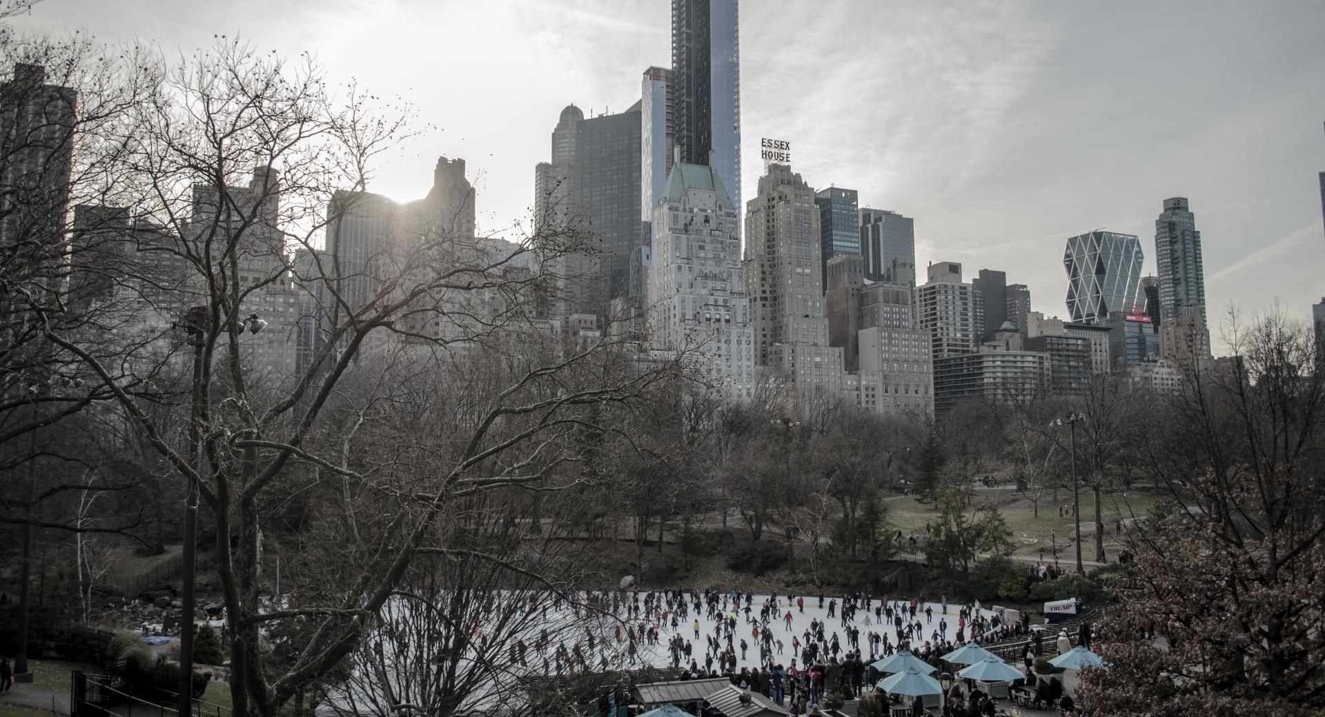 Central Park Ice Skating at 1152 x 864 size wallpapers HD quality