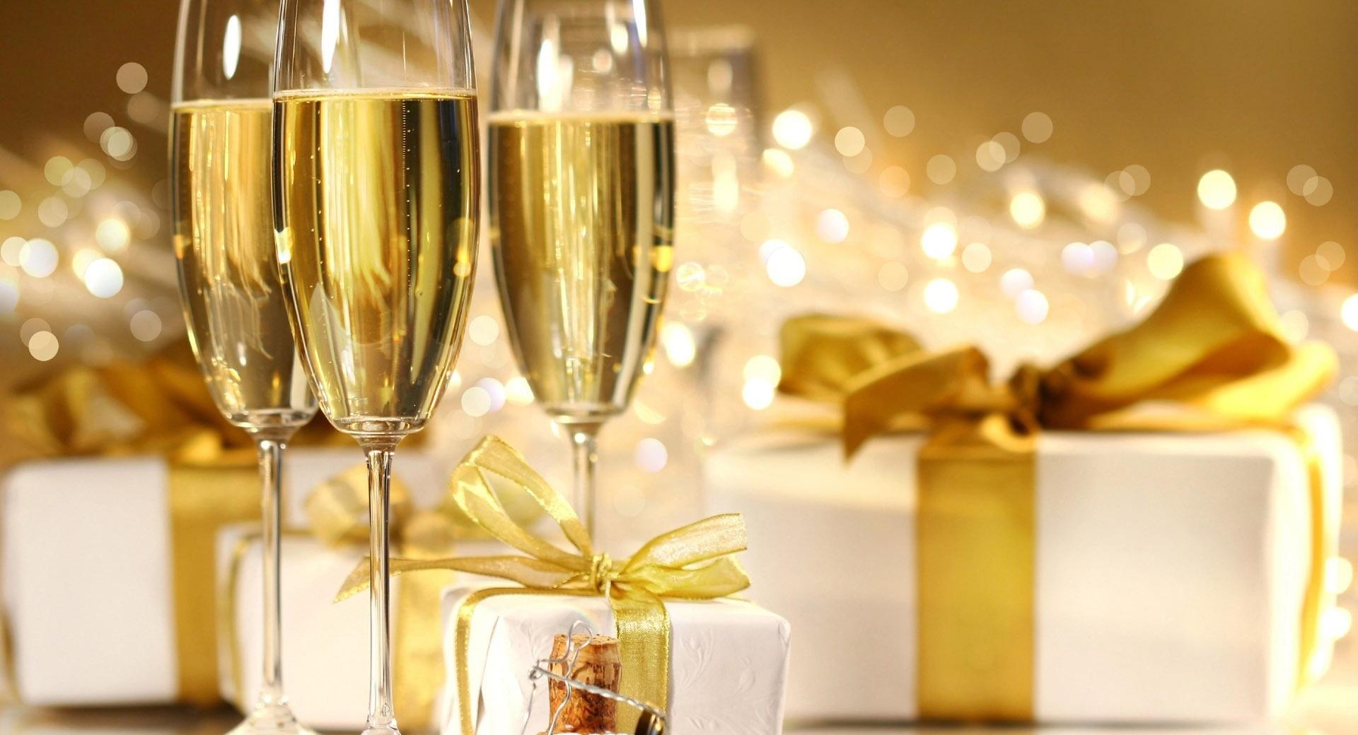 Champagne, New Year at 1280 x 960 size wallpapers HD quality