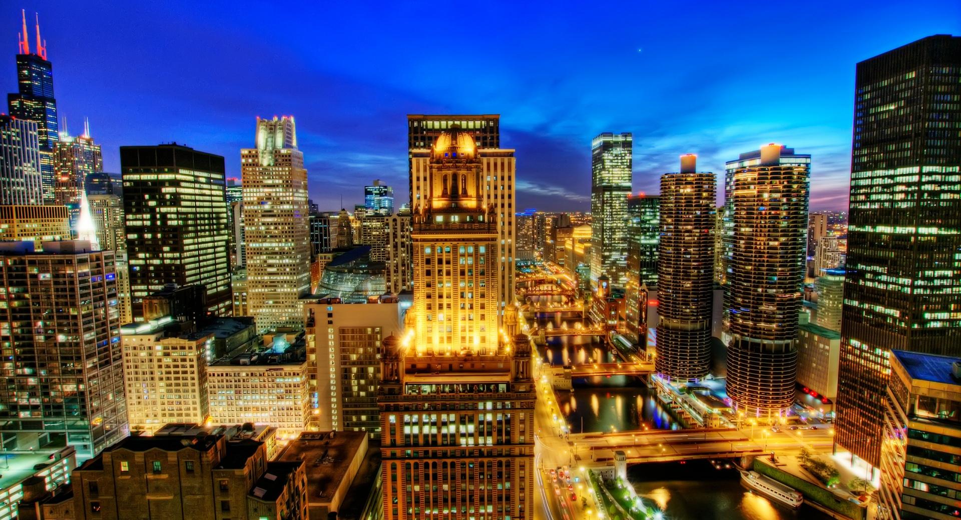 Chicago At Night at 640 x 1136 iPhone 5 size wallpapers HD quality