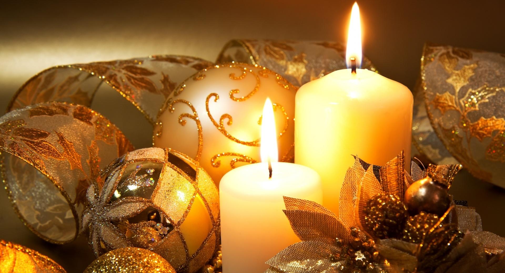 Christmas Candles at 750 x 1334 iPhone 6 size wallpapers HD quality