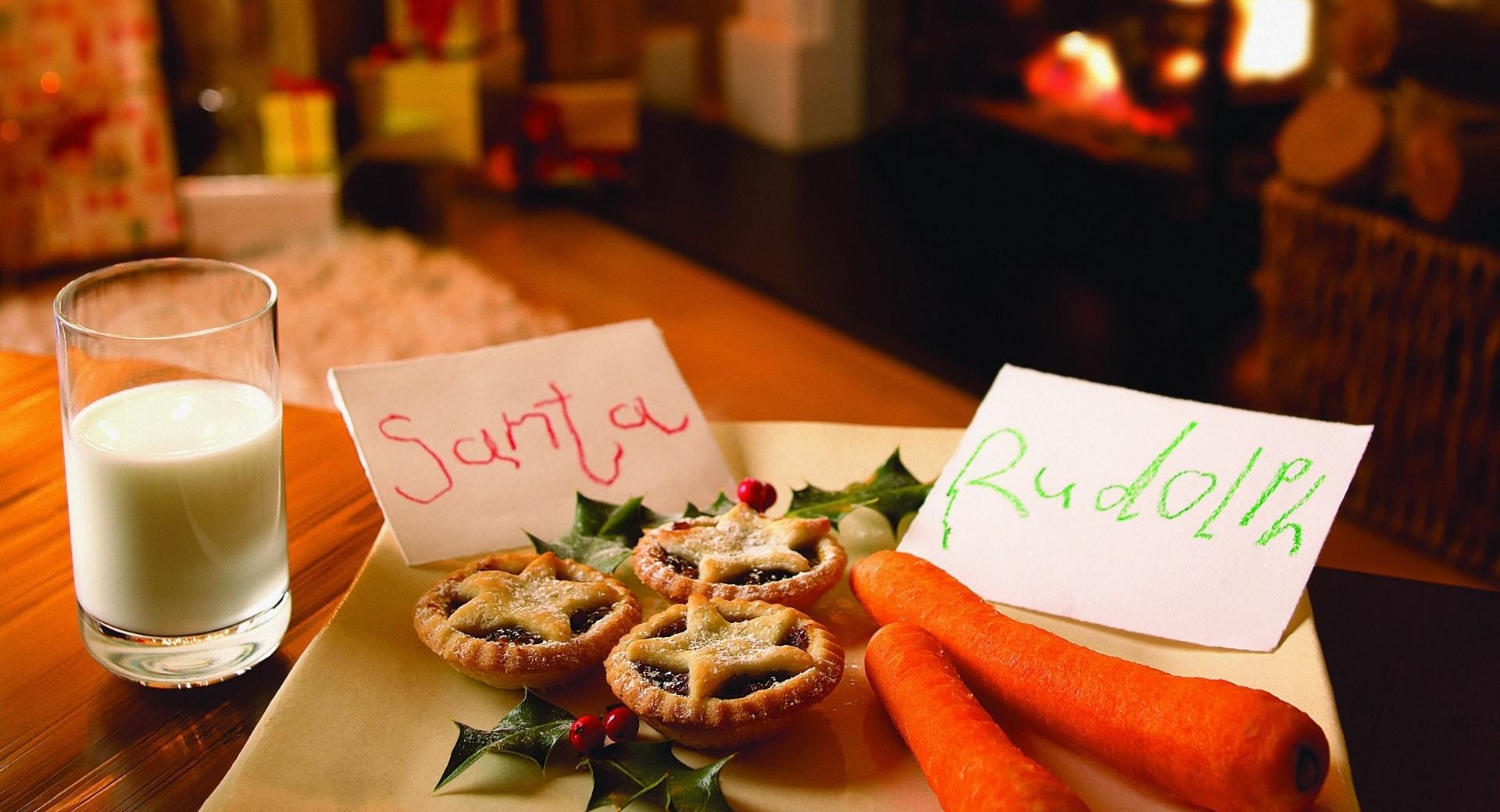 Cookies For Santa And Carrots For Rudolph at 2048 x 2048 iPad size wallpapers HD quality