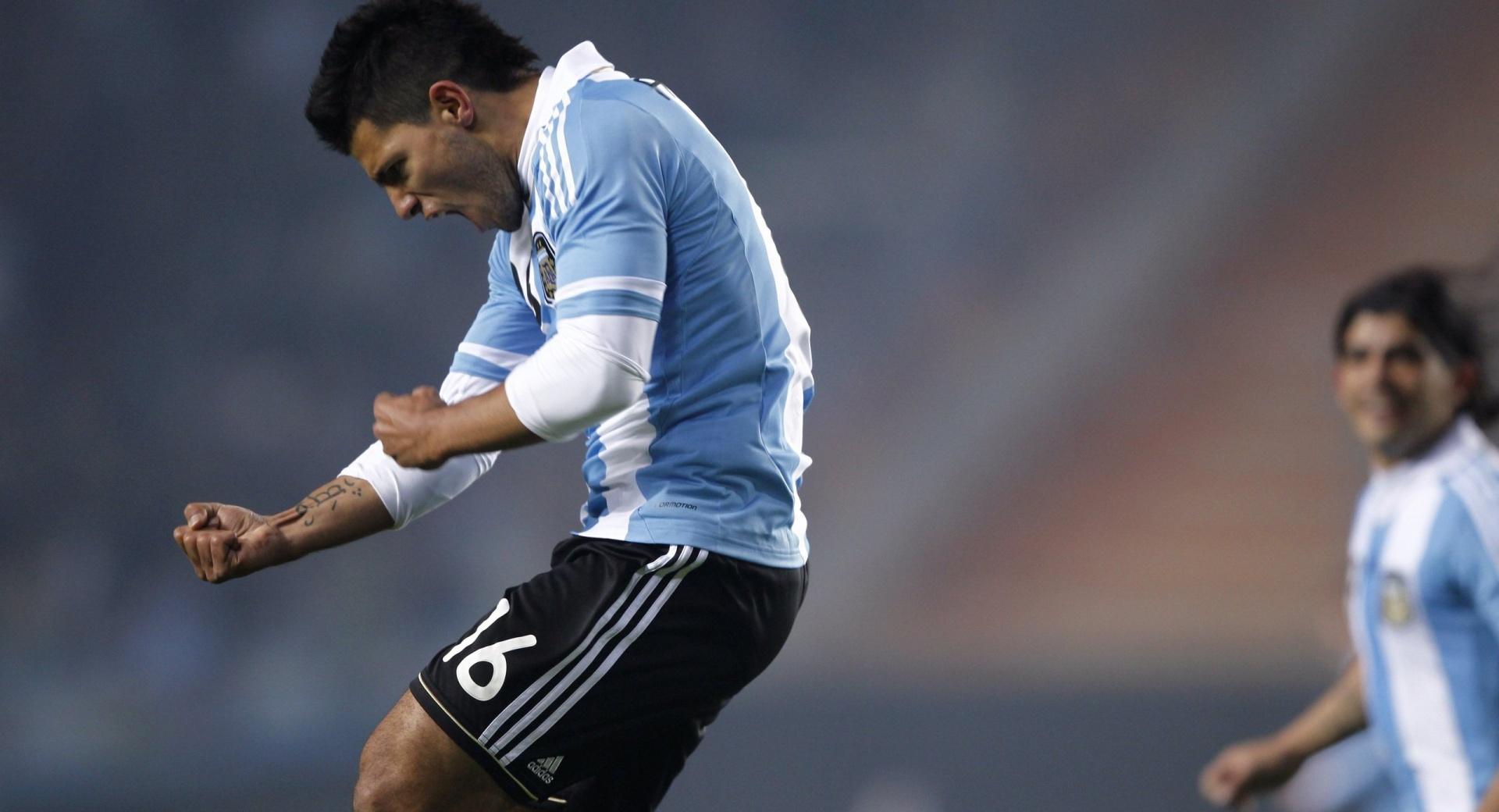 Copa America Argentina 2011 - Sergio Aguero at 640 x 1136 iPhone 5 size wallpapers HD quality