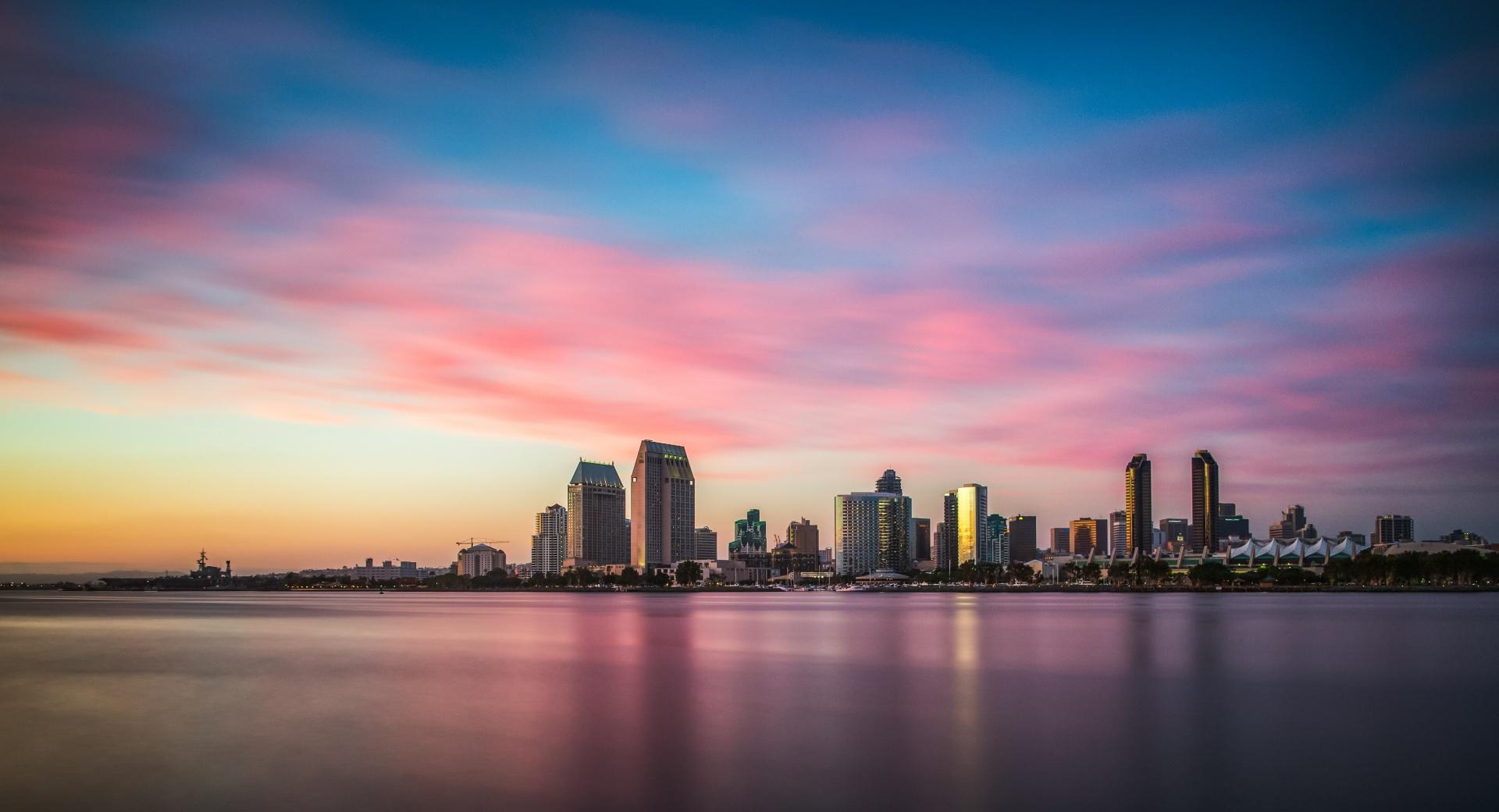 Coronado Skyline at 320 x 480 iPhone size wallpapers HD quality