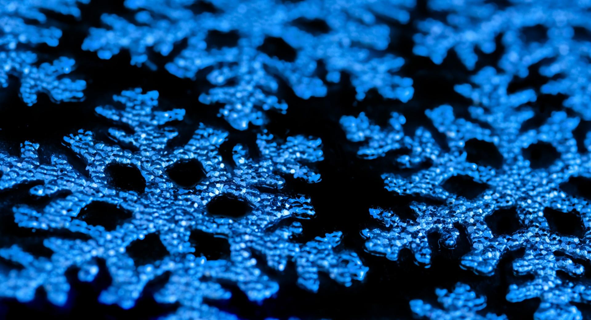 Decorative Snowflakes at 320 x 480 iPhone size wallpapers HD quality