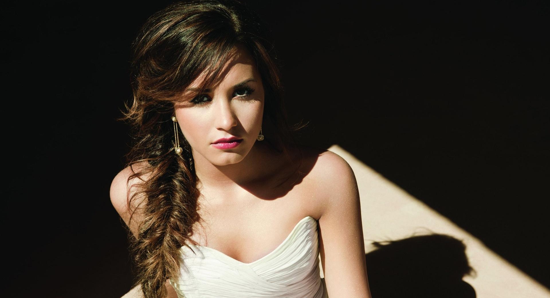 Demi Lovato wallpapers HD quality