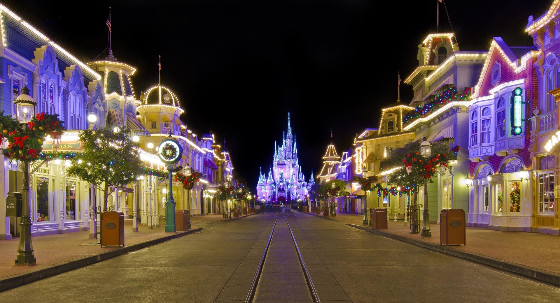 Disney Winter Holidays at 1024 x 1024 iPad size wallpapers HD quality