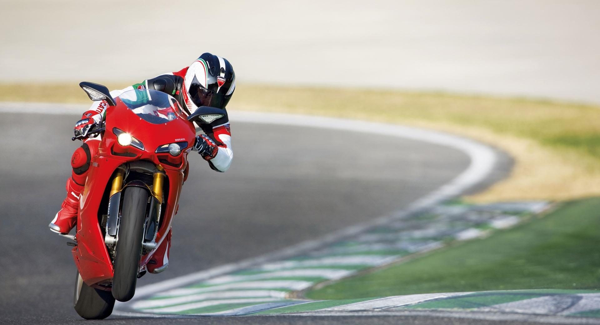 Ducati 1198 Superbike Superbike Racing 1 at 1152 x 864 size wallpapers HD quality