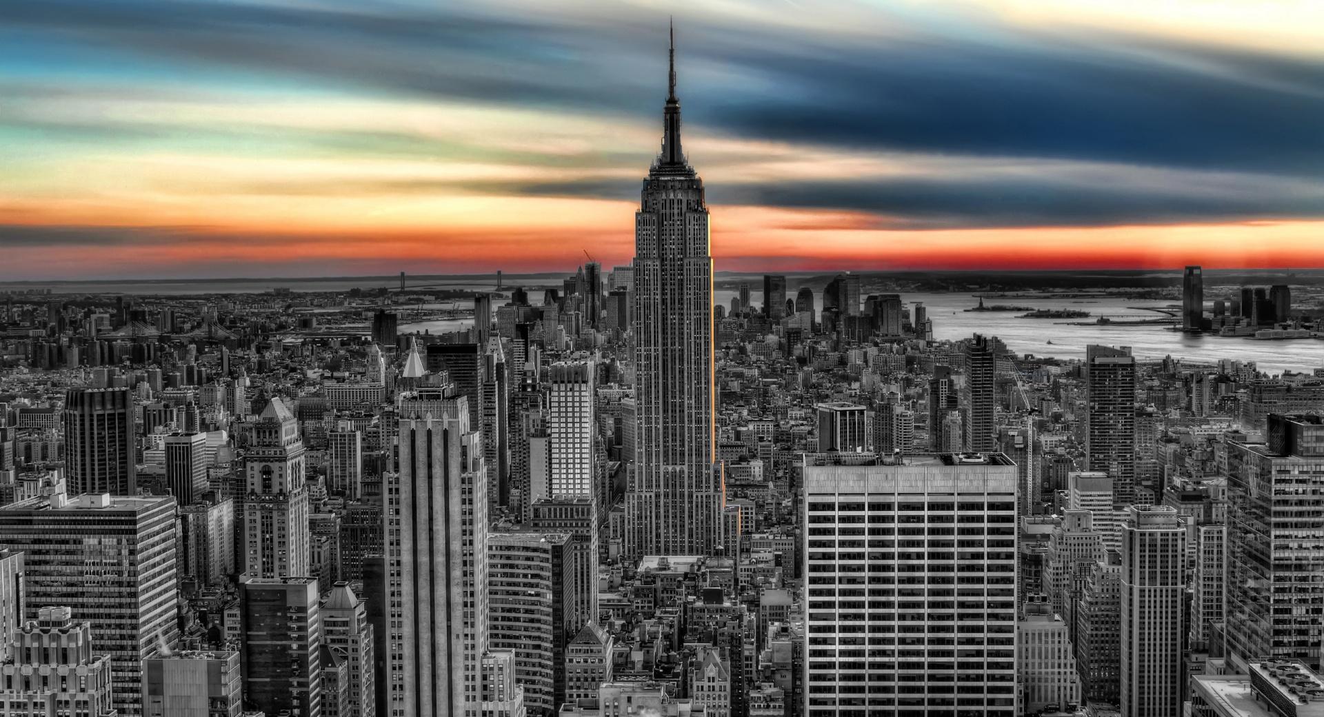 Empire State Building BW Edit at 1024 x 1024 iPad size wallpapers HD quality
