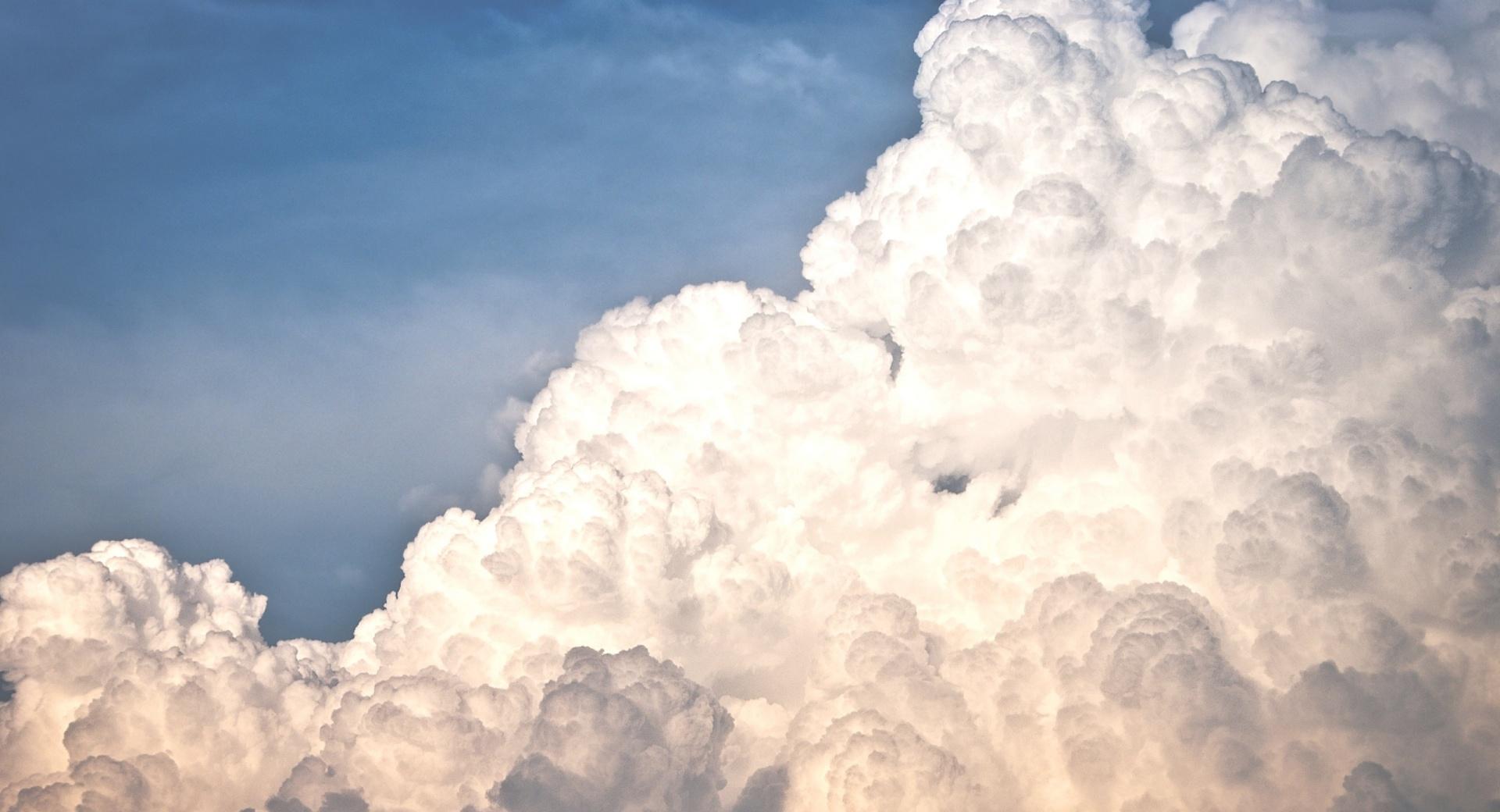 Fluffy Cloud at 1152 x 864 size wallpapers HD quality