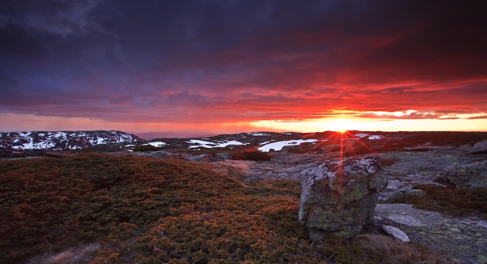 Frizzing Sunset At Serra Da Estrela Portugal at 750 x 1334 iPhone 6 size wallpapers HD quality