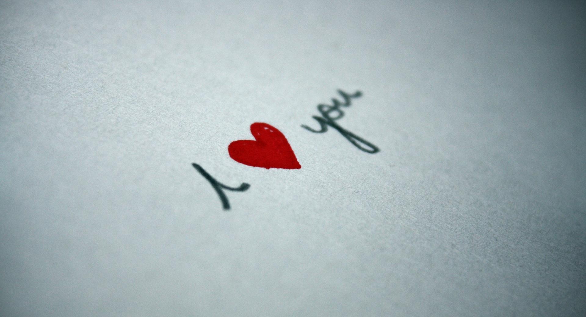 I Love You Written On Paper at 1152 x 864 size wallpapers HD quality