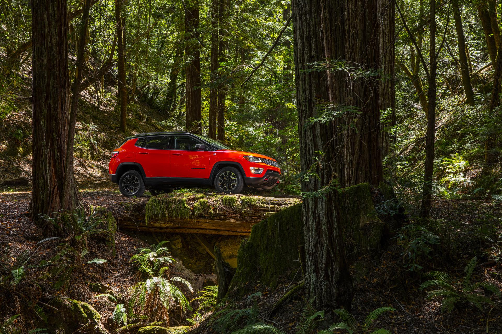 Jeep Trailhawk at 1152 x 864 size wallpapers HD quality
