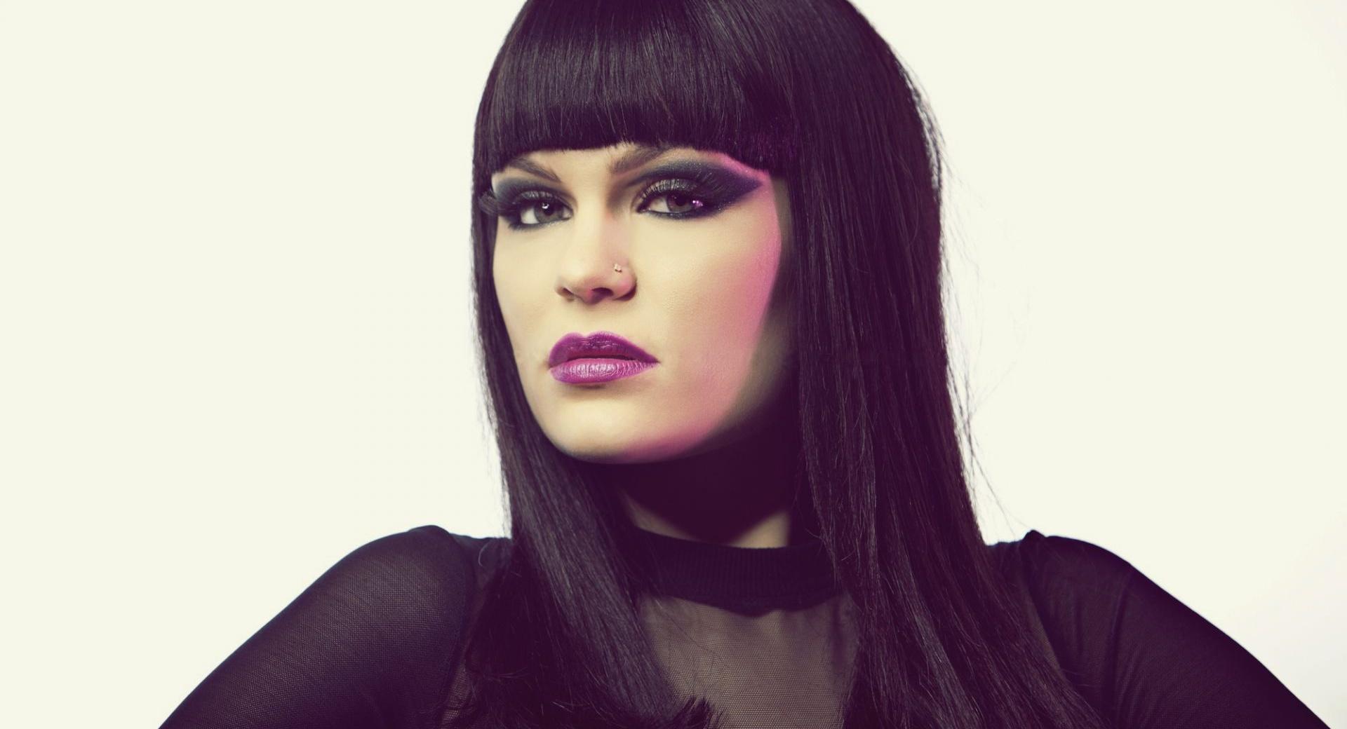 Jessie J Singer at 750 x 1334 iPhone 6 size wallpapers HD quality