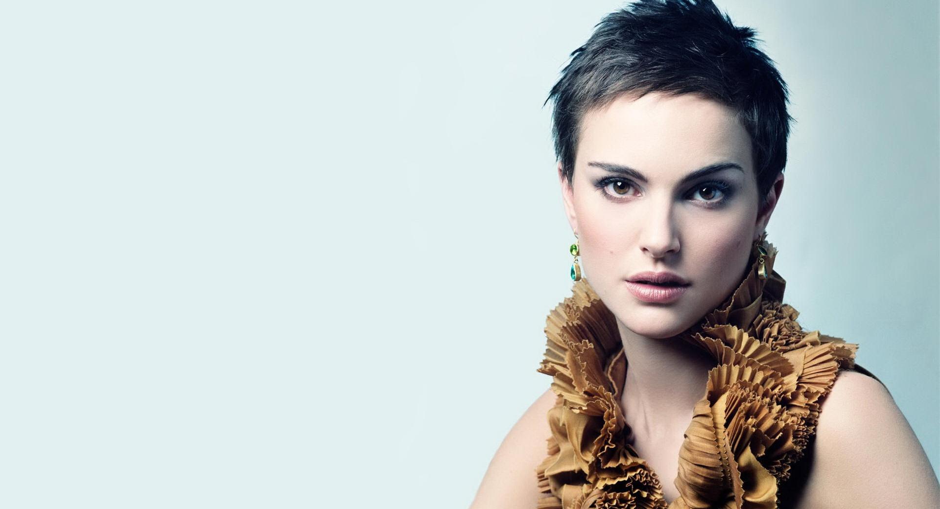 Natalie Portman Short Hair at 640 x 960 iPhone 4 size wallpapers HD quality
