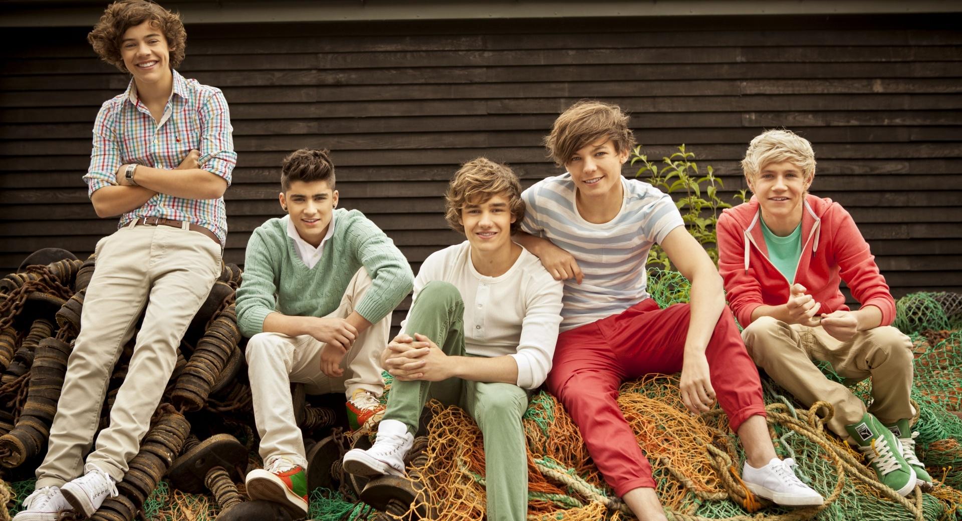 One Direction Band at 1024 x 1024 iPad size wallpapers HD quality