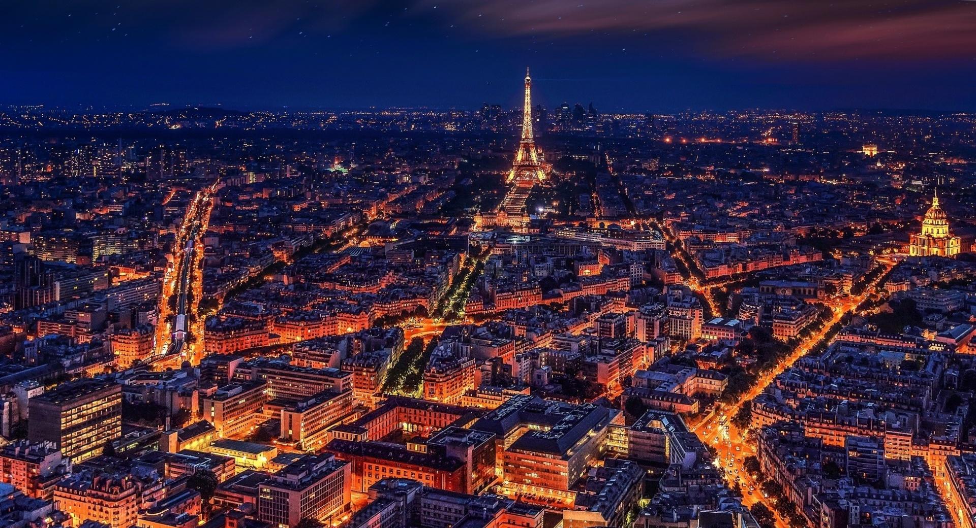 Paris at Night at 2048 x 2048 iPad size wallpapers HD quality