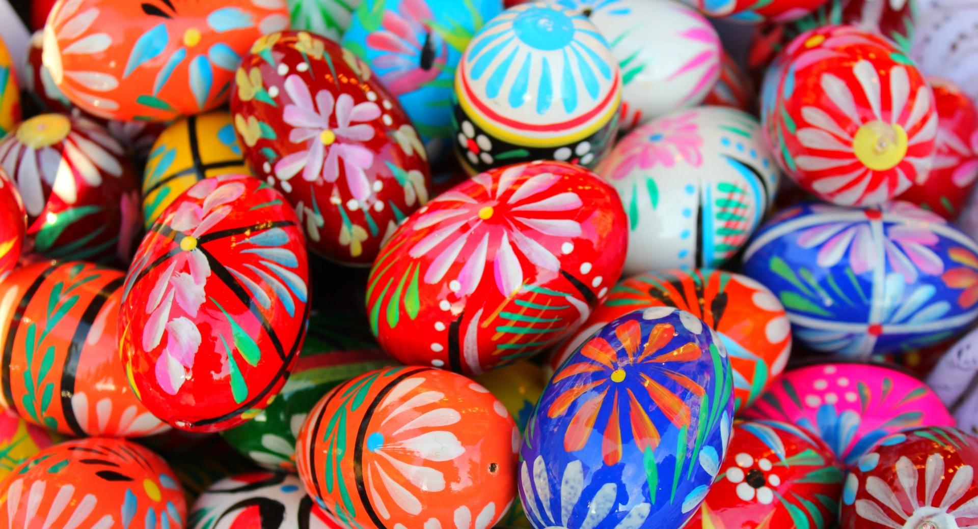 Pisanki Easter Eggs at 1152 x 864 size wallpapers HD quality