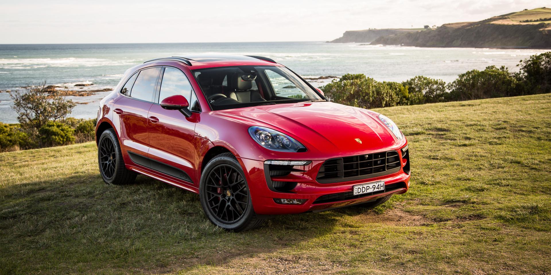 Porsche Macan at 2048 x 2048 iPad size wallpapers HD quality