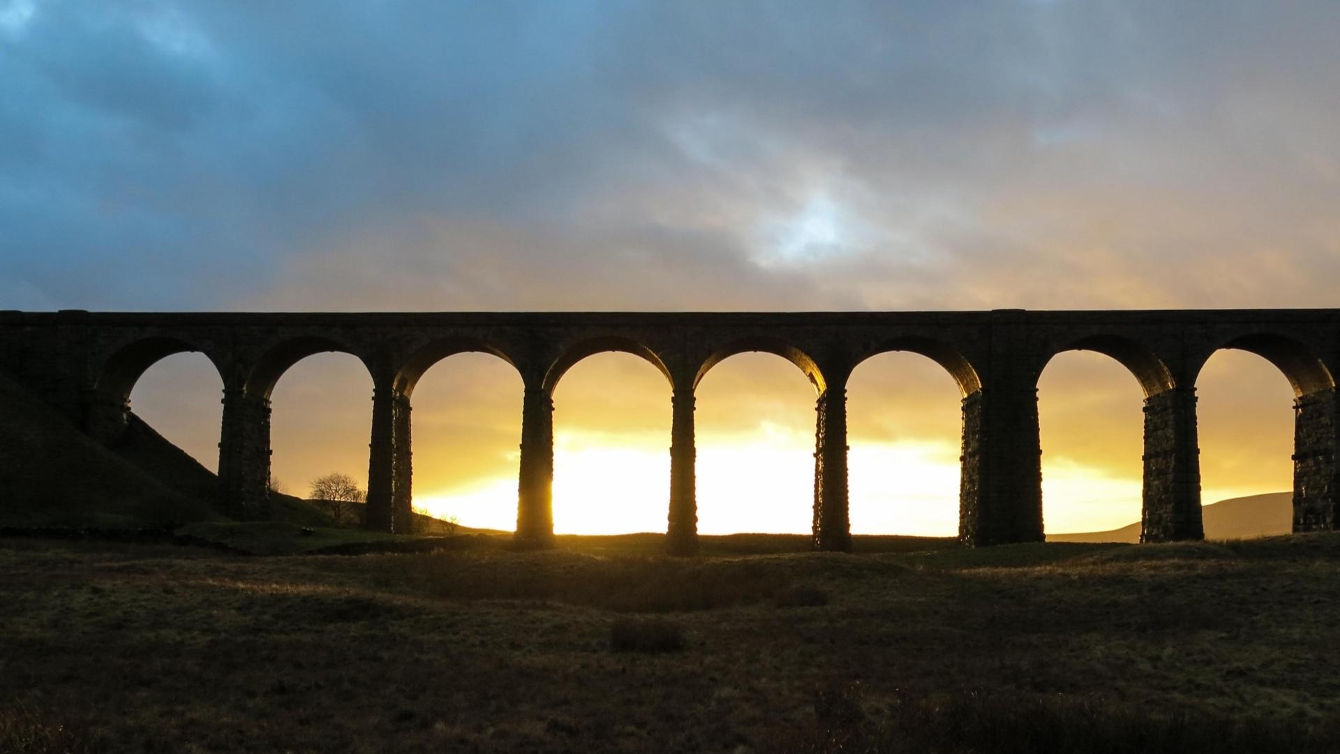 Ribblehead Viaduct at 750 x 1334 iPhone 6 size wallpapers HD quality