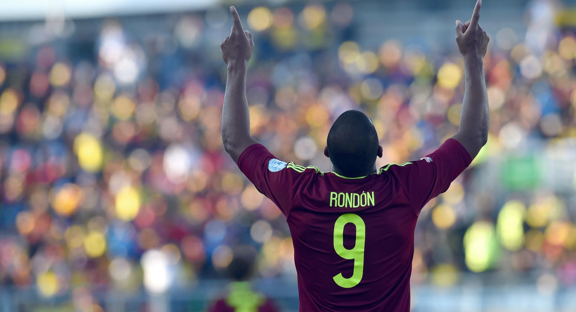 Salomon Rondon at 750 x 1334 iPhone 6 size wallpapers HD quality