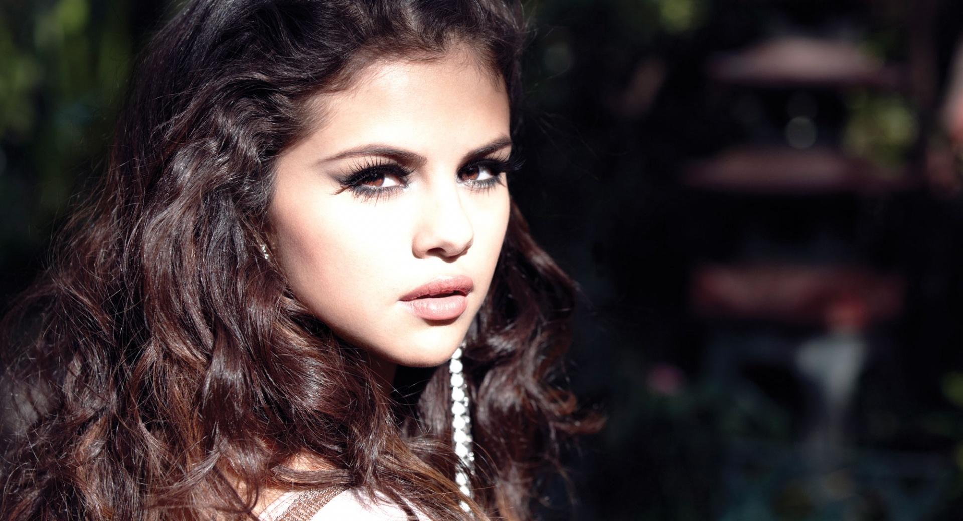 Selena Gomez Come and Get It wallpapers HD quality