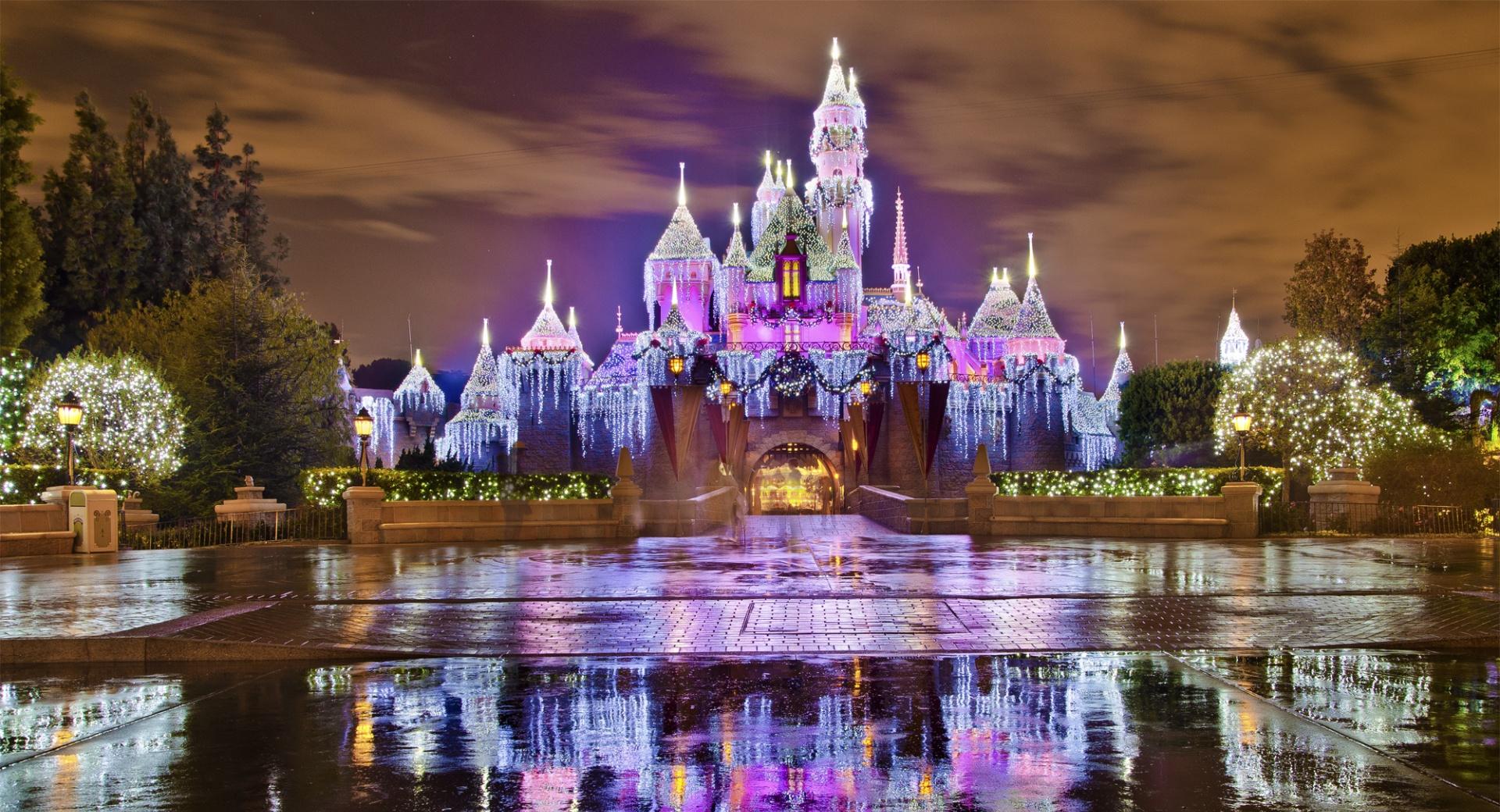 Sleeping Beauty Castle Christmas at Disneyland wallpapers HD quality