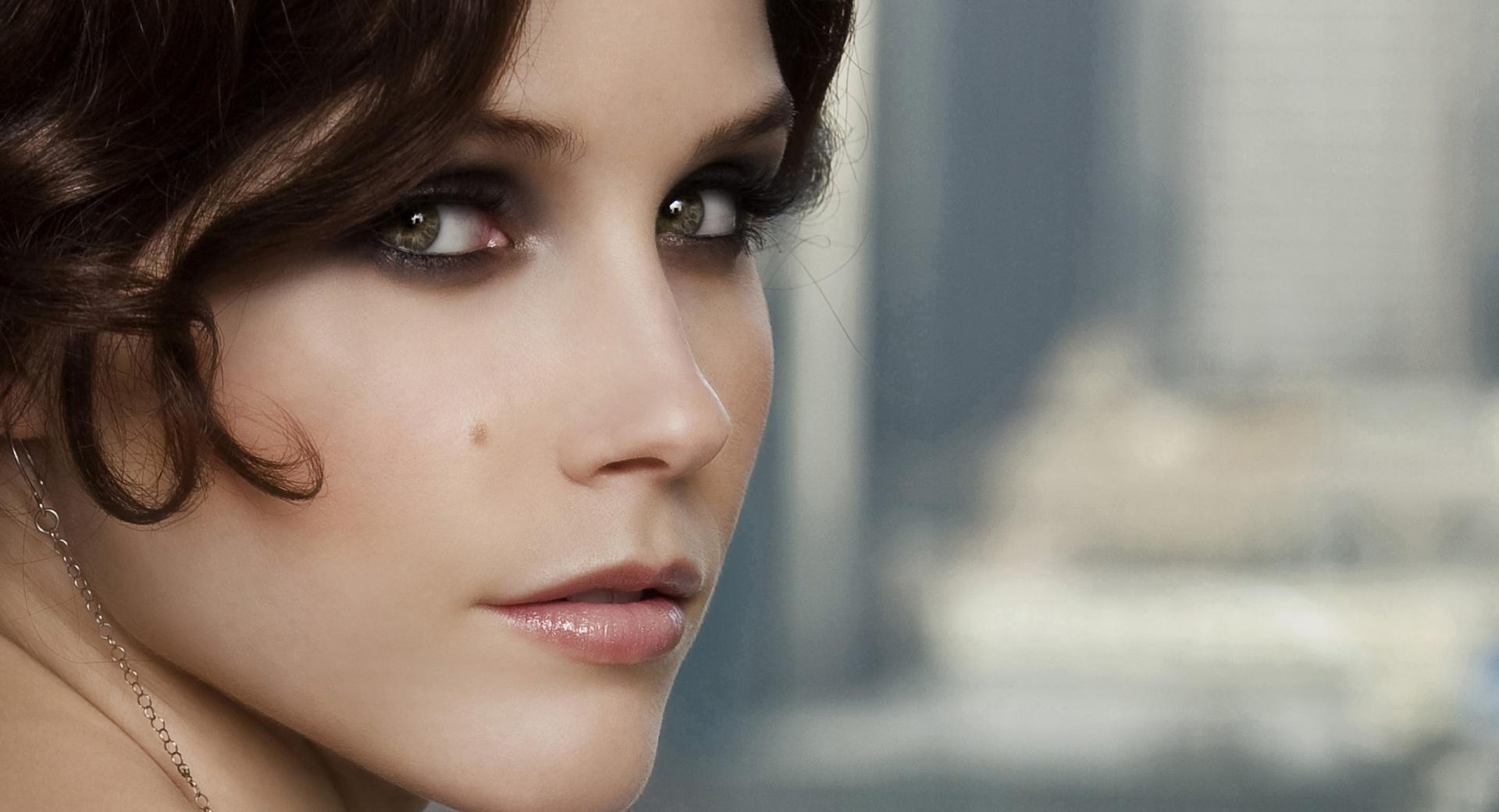 Sophia Bush Close Up at 640 x 1136 iPhone 5 size wallpapers HD quality