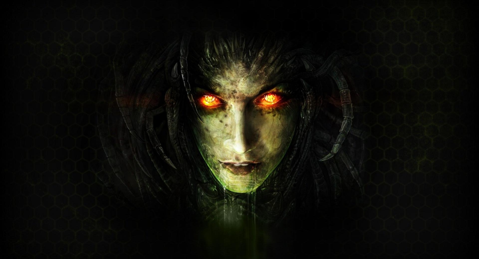 Starcraft Heart of The Swarm at 2048 x 2048 iPad size wallpapers HD quality