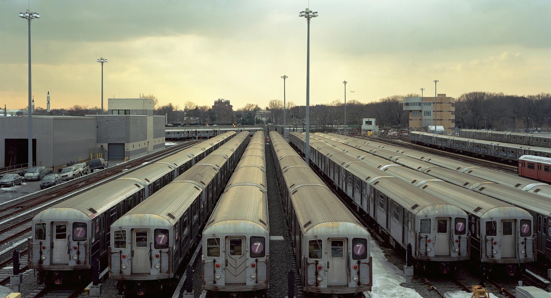 Subway Trains Depot at 1152 x 864 size wallpapers HD quality