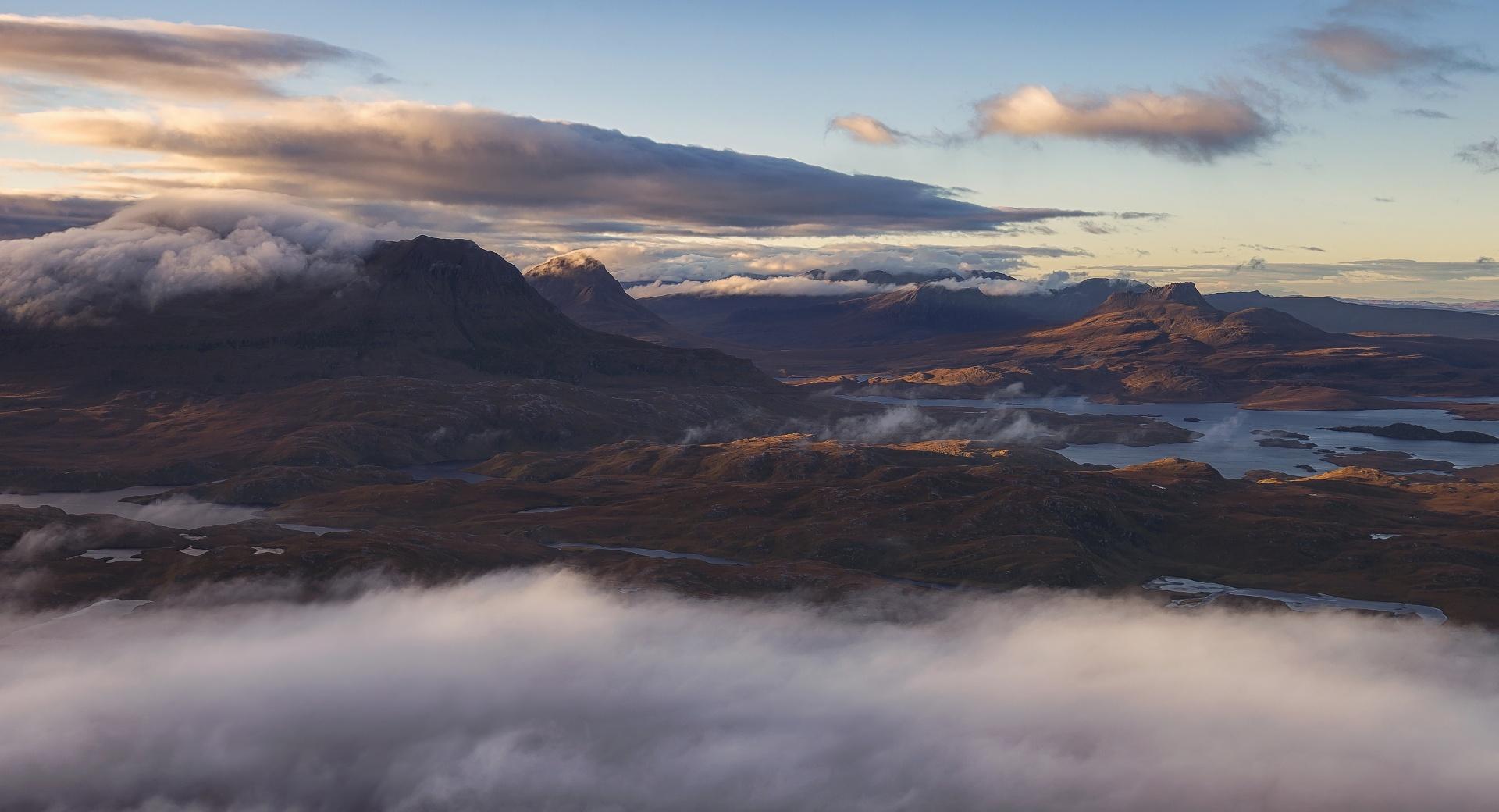Torridon Mountains Scotland at 640 x 960 iPhone 4 size wallpapers HD quality